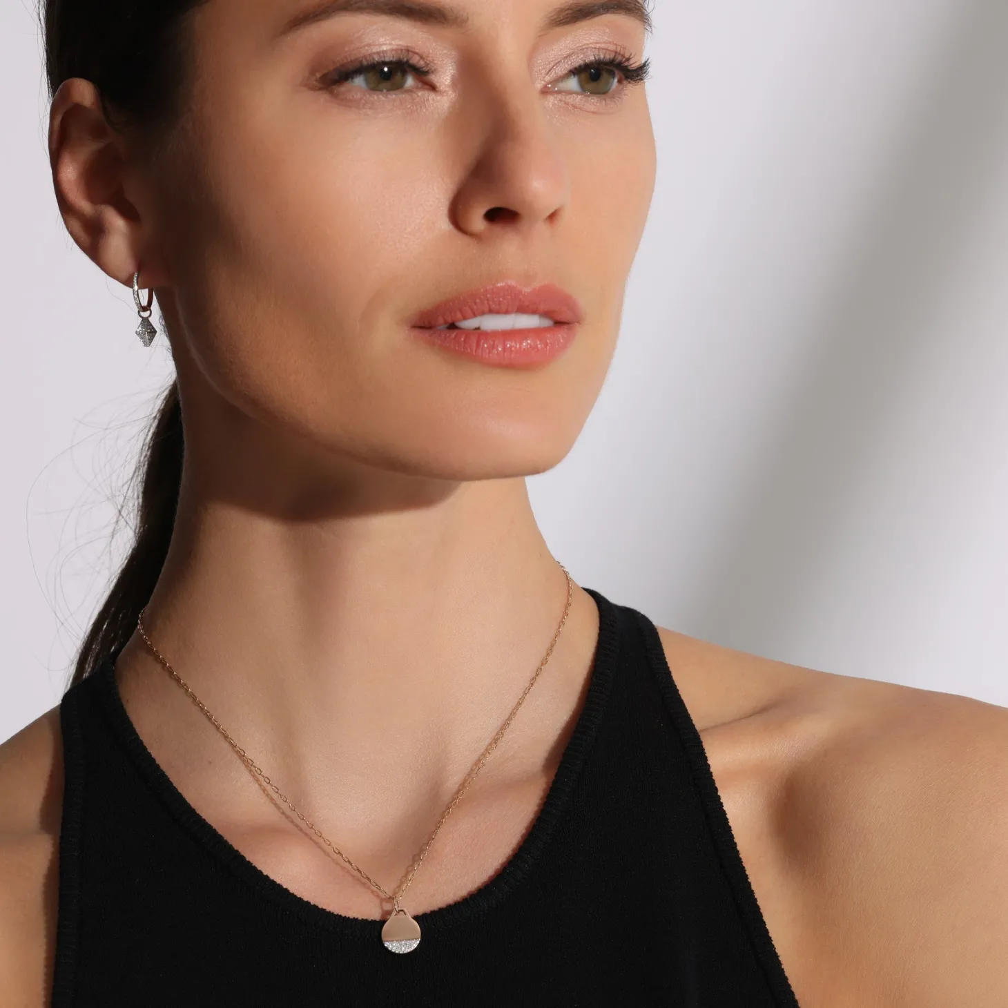 DORA 18K GOLD AND 1/3 DIAMOND BOTTOM SMALL DISC CHARM