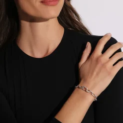 GARNETT 18K GOLD ALL DIAMOND CHAIN LINK BRACELET WITH DIAMOND OVAL CLASP