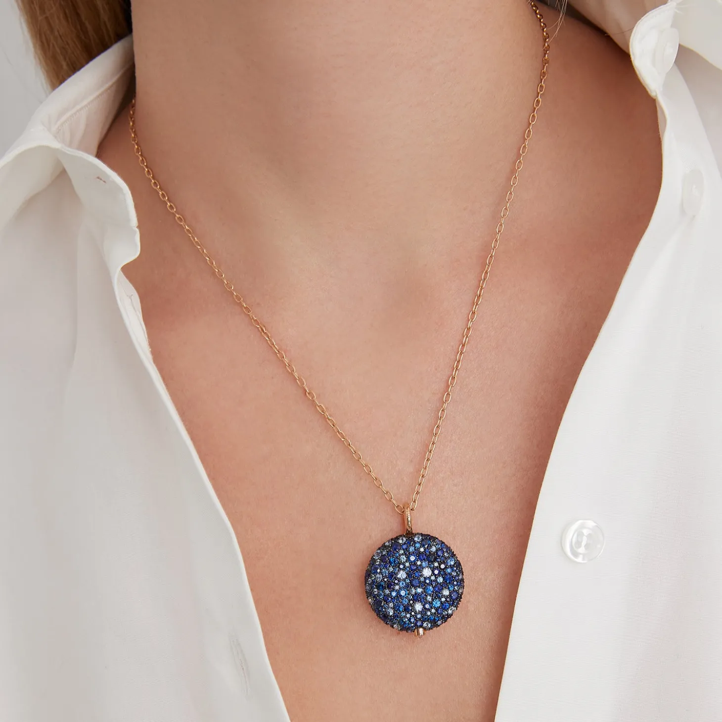 OC X WF 18K LARGE BLUE SAPPHIRE PEBBLE LOCKET