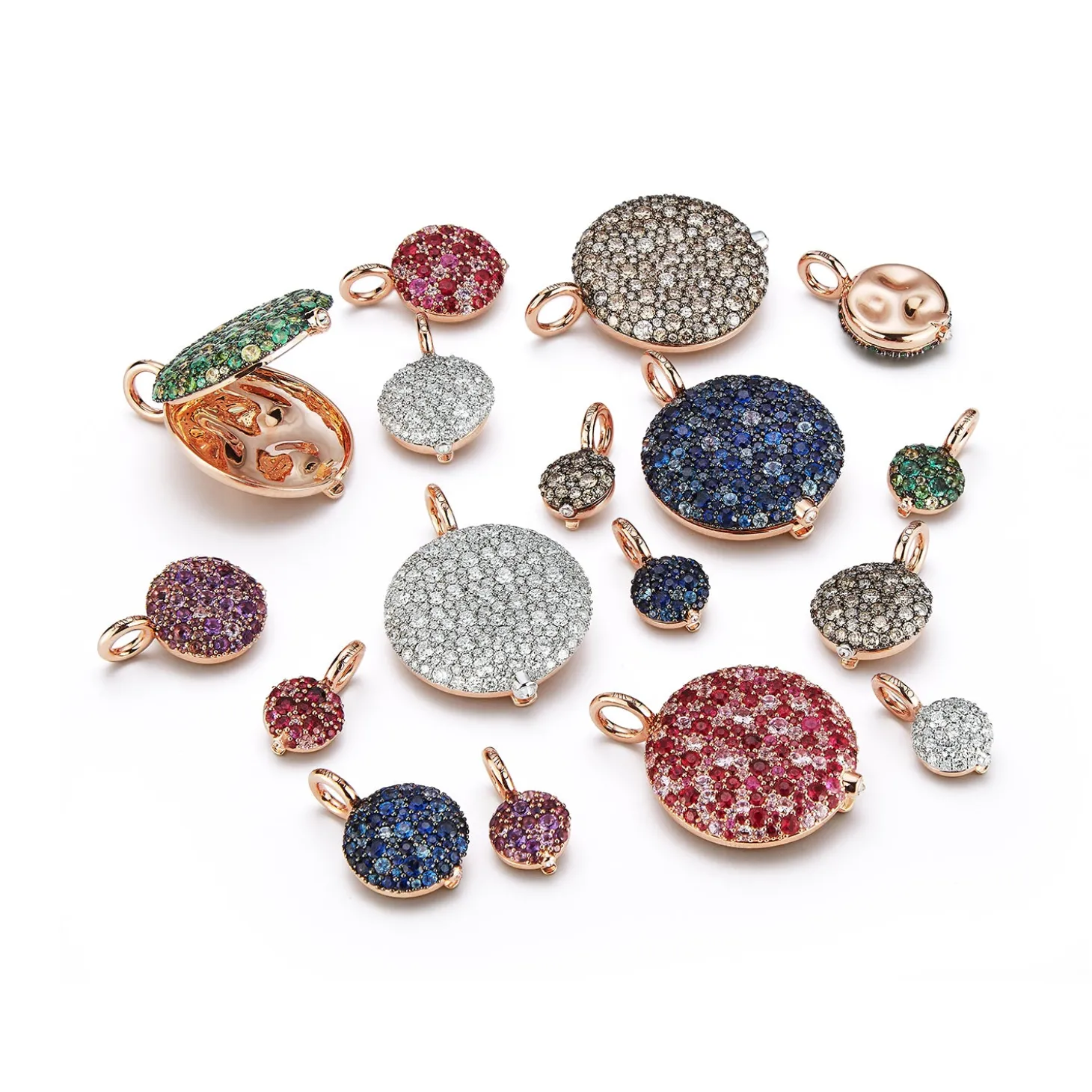 OC X WF 18K SMALL BLUE SAPPHIRE PEBBLE LOCKET