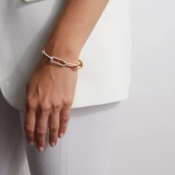 SAXON 18K ELONGATED CHAIN LINK BRACELET WITH DOUBLE DIAMOND LINKS