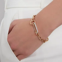 SAXON 18K GOLD CHAIN LINK BRACELET WITH ELONGATED DIAMOND LINK CLASP